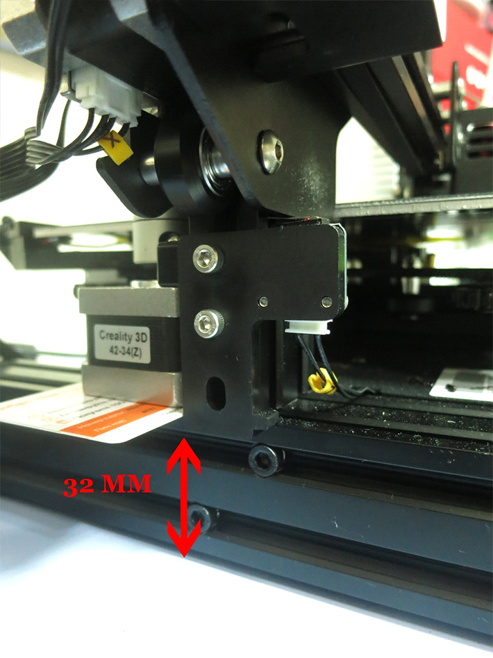 Установка ограничителя и двигателя оси Z