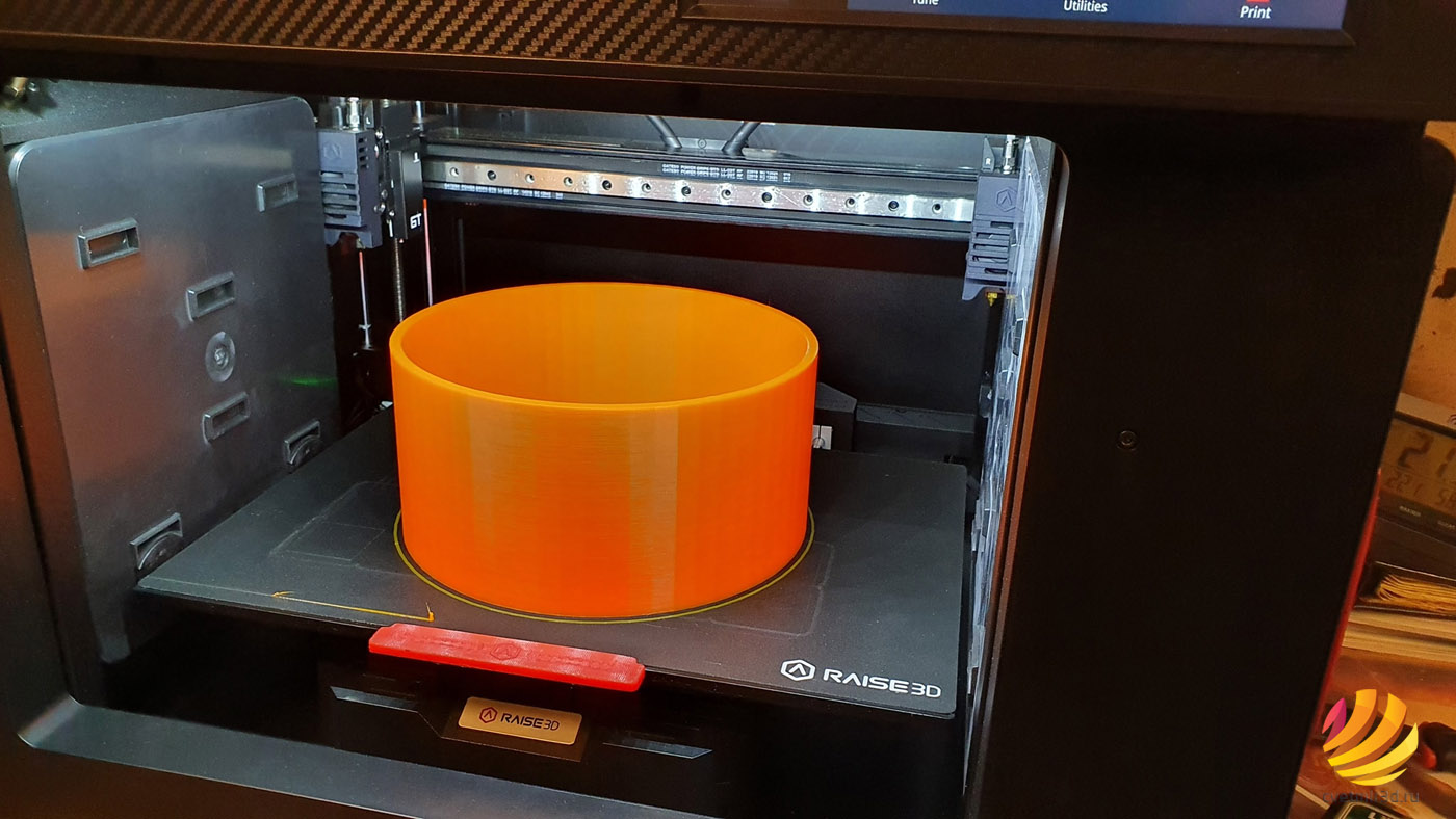 obzor_3d-printer_raise3d_e2_image7.jpg